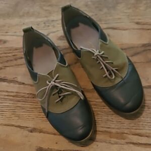 Restricted Faux Leather Brown and tan Dress Shoes Lace Up Vintage Style Oxford